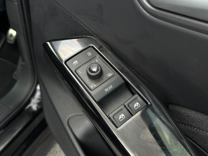 2025 (25) VOLKSWAGEN ID.3 150kW Pro S 77kWh 5dr Auto 5403530