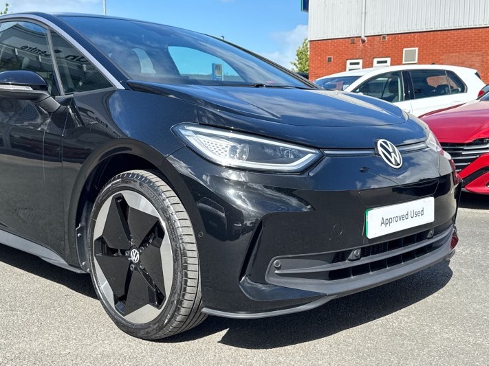 2025 (25) VOLKSWAGEN ID.3 150kW Pro S 77kWh 5dr Auto 5403559