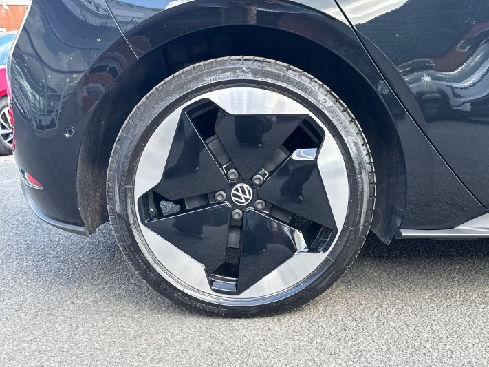 2025 (25) VOLKSWAGEN ID.3 150kW Pro S 77kWh 5dr Auto 5403523