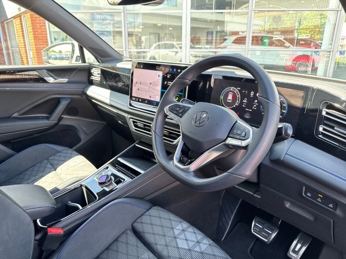 2024 (74) VOLKSWAGEN TIGUAN 1.5 TSI eHybrid R-Line 5dr DSG 5391999