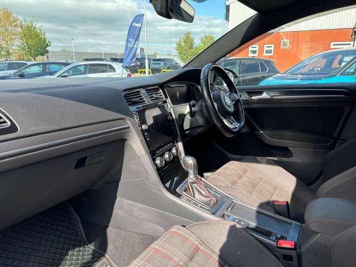 2019 (19) VOLKSWAGEN GOLF 2.0 TSI 245 GTI Performance 3dr DSG 5347153