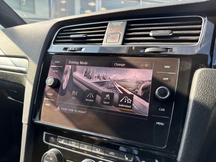 2019 (19) VOLKSWAGEN GOLF 2.0 TSI 245 GTI Performance 3dr DSG 5347146
