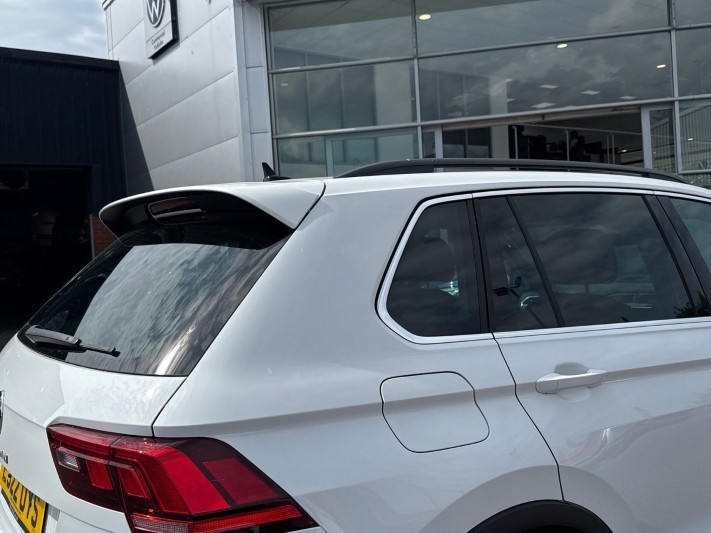 2022 (22) VOLKSWAGEN TIGUAN 2.0 TDI R-Line 5dr DSG 5385594