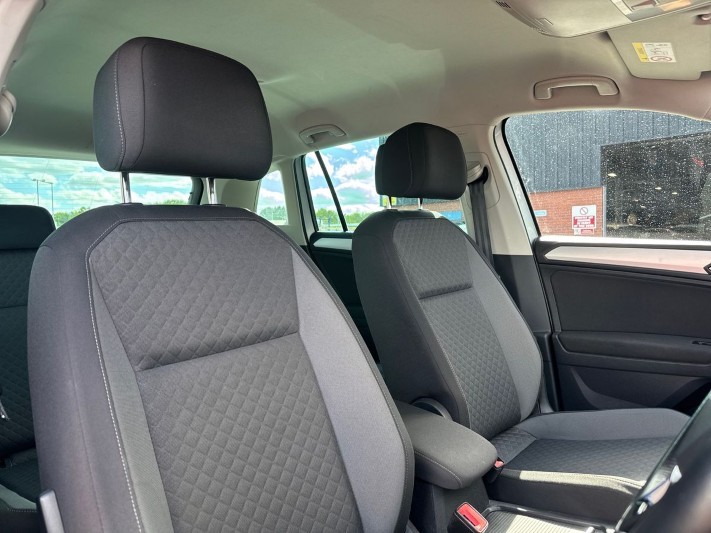 2020 (20) VOLKSWAGEN TIGUAN 2.0 TDi 150 4Motion Match 5dr DSG 5392289