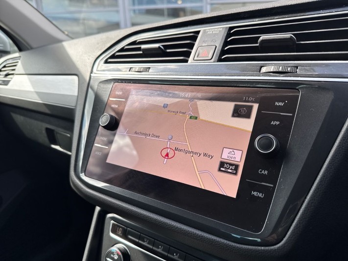 2020 (20) VOLKSWAGEN TIGUAN 2.0 TDi 150 4Motion Match 5dr DSG 5392304