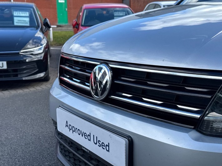 2020 (20) VOLKSWAGEN TIGUAN 2.0 TDi 150 4Motion Match 5dr DSG 5392322