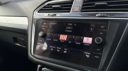 2020 (20) VOLKSWAGEN TIGUAN 2.0 TDi 150 4Motion Match 5dr DSG 5392306