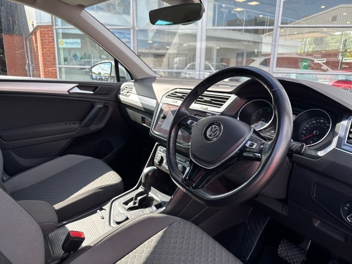 2020 (20) VOLKSWAGEN TIGUAN 2.0 TDi 150 4Motion Match 5dr DSG 5392291