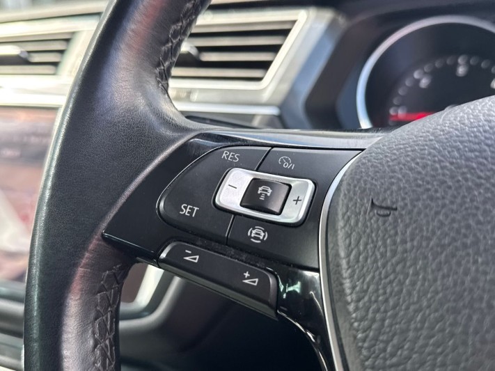 2020 (20) VOLKSWAGEN TIGUAN 2.0 TDi 150 4Motion Match 5dr DSG 5392299