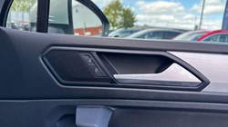 2020 (20) VOLKSWAGEN TIGUAN 2.0 TDi 150 4Motion Match 5dr DSG 5392339