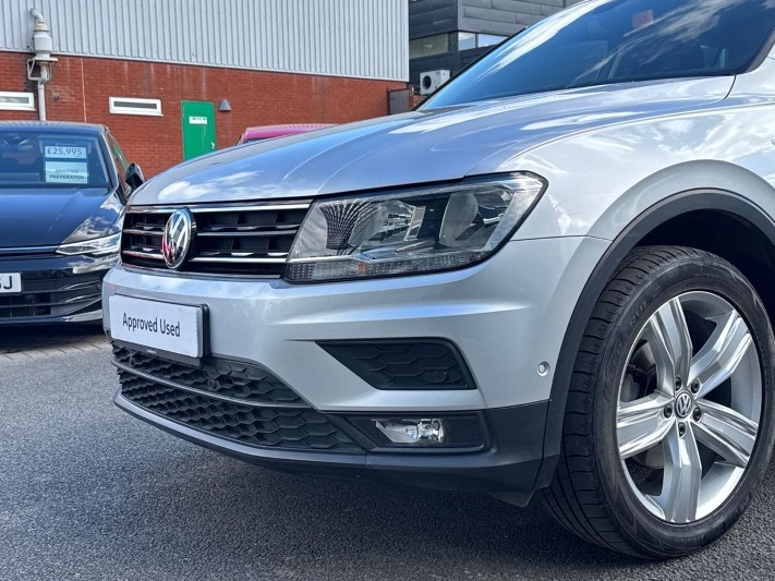 2020 (20) VOLKSWAGEN TIGUAN 2.0 TDi 150 4Motion Match 5dr DSG 5392323