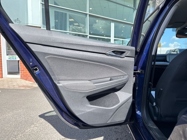 2022 (72) VOLKSWAGEN GOLF 2.0 TDI Life 5dr 5343930