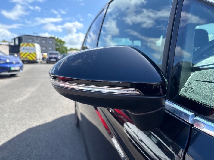 2021 (70) VOLKSWAGEN TOURAN 1.5 TSI EVO SEL 5dr DSG 5400422