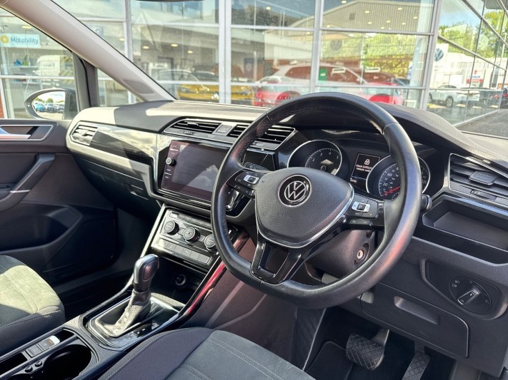 2021 (70) VOLKSWAGEN TOURAN 1.5 TSI EVO SEL 5dr DSG 5400384