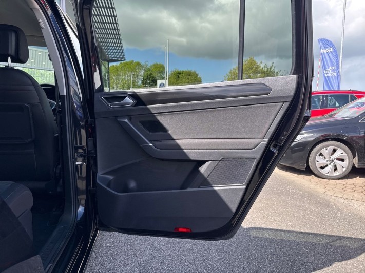 2021 (70) VOLKSWAGEN TOURAN 1.5 TSI EVO SEL 5dr DSG 5400430