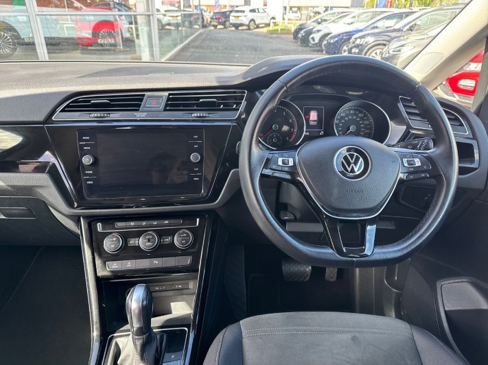 2021 (70) VOLKSWAGEN TOURAN 1.5 TSI EVO SEL 5dr DSG 5400395