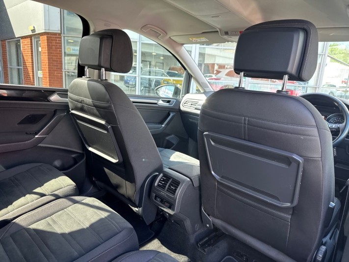 2021 (70) VOLKSWAGEN TOURAN 1.5 TSI EVO SEL 5dr DSG 5400426