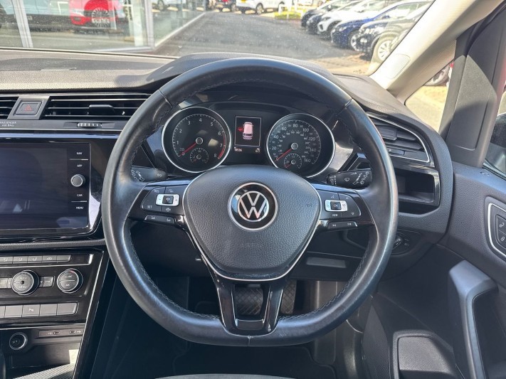 2021 (70) VOLKSWAGEN TOURAN 1.5 TSI EVO SEL 5dr DSG 5400391
