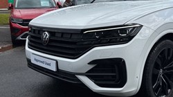 2021 (21) VOLKSWAGEN TOUAREG 3.0 V6 TDI 4Motion Black Edition 5dr Tip Auto 5419548