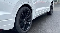 2021 (21) VOLKSWAGEN TOUAREG 3.0 V6 TDI 4Motion Black Edition 5dr Tip Auto 5419545