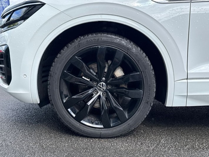 2021 (21) VOLKSWAGEN TOUAREG 3.0 V6 TDI 4Motion Black Edition 5dr Tip Auto 5419512