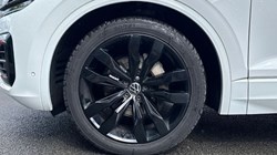 2021 (21) VOLKSWAGEN TOUAREG 3.0 V6 TDI 4Motion Black Edition 5dr Tip Auto 5419512