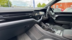 2021 (21) VOLKSWAGEN TOUAREG 3.0 V6 TDI 4Motion Black Edition 5dr Tip Auto 5419540