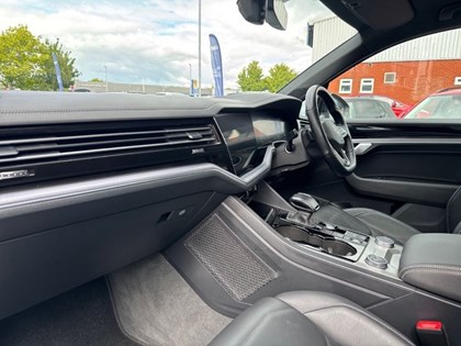2021 (21) VOLKSWAGEN TOUAREG 3.0 V6 TDI 4Motion Black Edition 5dr Tip Auto