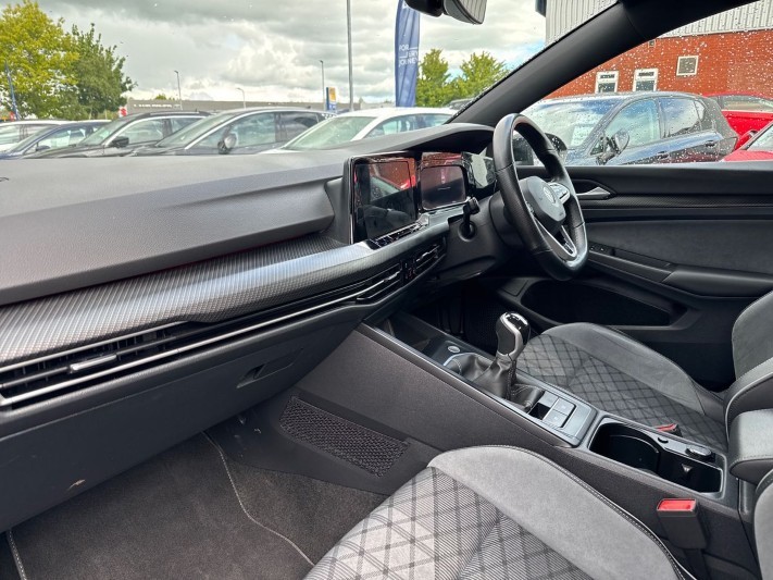 2022 (22) VOLKSWAGEN GOLF 1.5 TSI 150 R-Line 5dr 5408201
