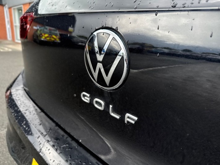 2022 (22) VOLKSWAGEN GOLF 1.5 TSI 150 R-Line 5dr 5408212