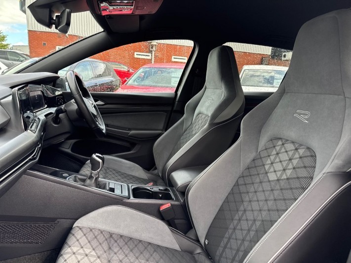 2022 (22) VOLKSWAGEN GOLF 1.5 TSI 150 R-Line 5dr 5408200
