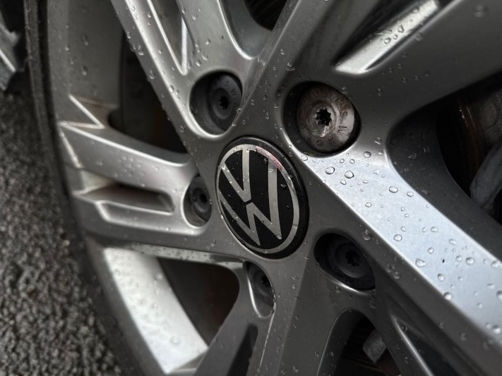 2022 (22) VOLKSWAGEN GOLF 1.5 TSI 150 R-Line 5dr 5408215