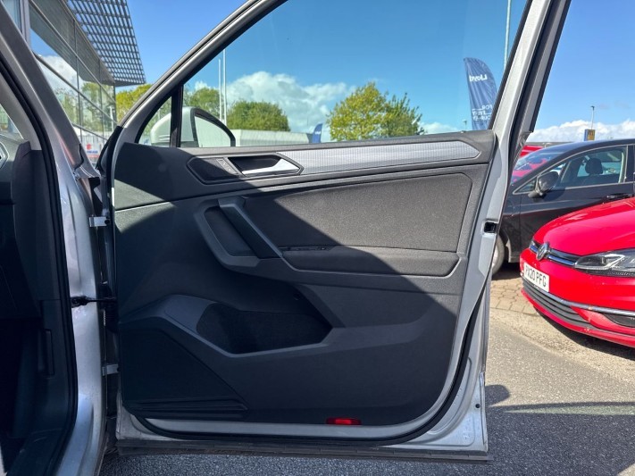 2022 (22) VOLKSWAGEN TIGUAN 1.5 TSI 150 Life 5dr DSG 5404258