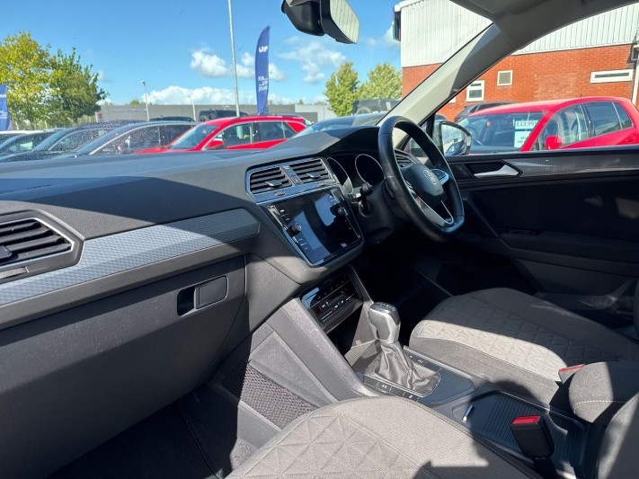 2022 (22) VOLKSWAGEN TIGUAN 1.5 TSI 150 Life 5dr DSG 5404281