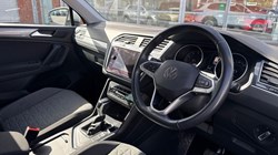 2022 (22) VOLKSWAGEN TIGUAN 1.5 TSI 150 Life 5dr DSG 5404257