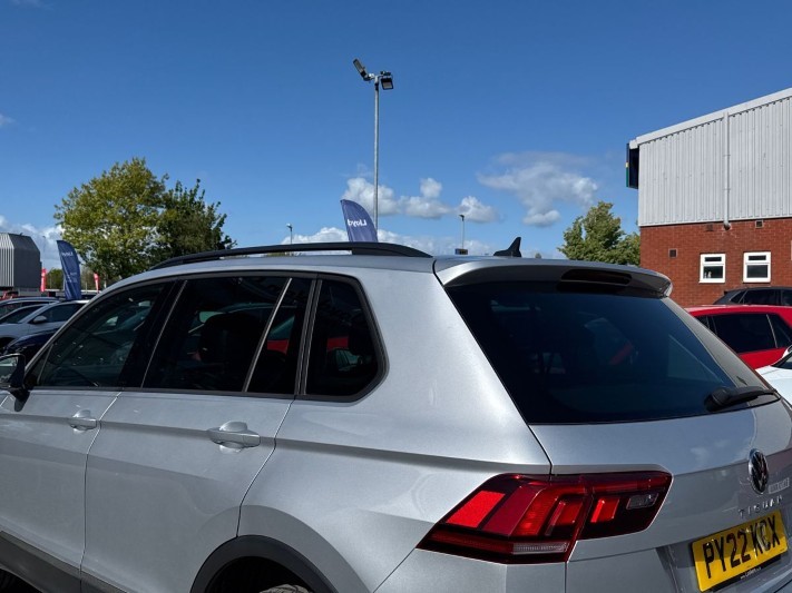 2022 (22) VOLKSWAGEN TIGUAN 1.5 TSI 150 Life 5dr DSG 5404285