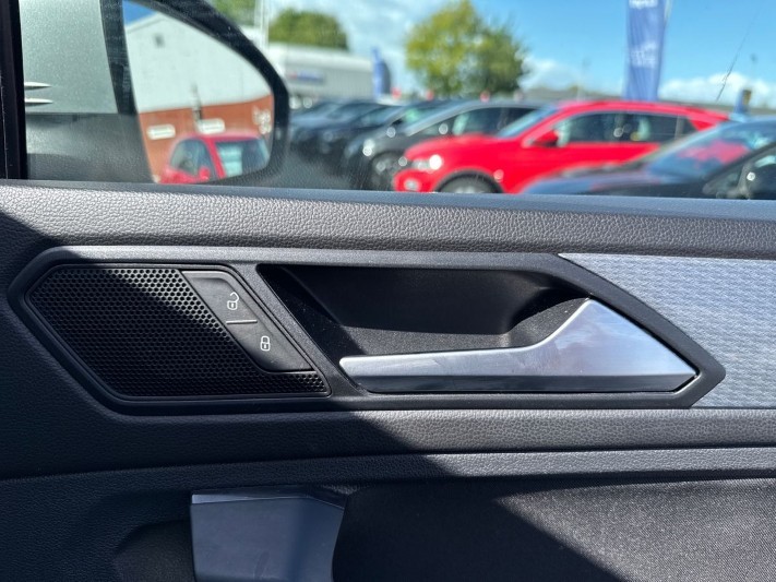 2022 (22) VOLKSWAGEN TIGUAN 1.5 TSI 150 Life 5dr DSG 5404304