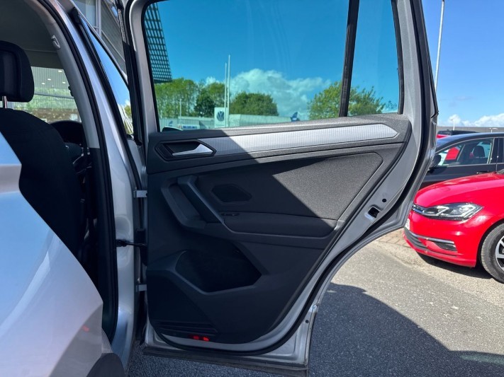 2022 (22) VOLKSWAGEN TIGUAN 1.5 TSI 150 Life 5dr DSG 5404302