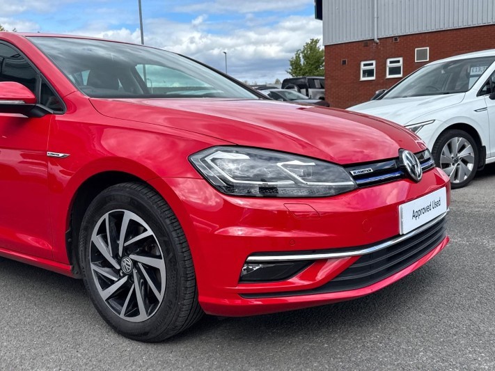 2020 (20) VOLKSWAGEN GOLF 1.5 TSI EVO Match Edition 5dr 5394515