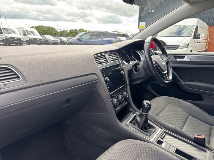 2020 (20) VOLKSWAGEN GOLF 1.5 TSI EVO Match Edition 5dr 5394507