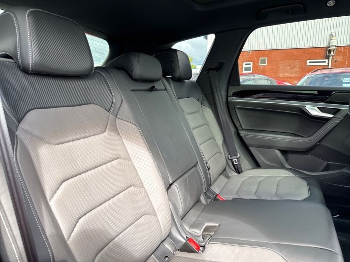 2026 (75) VOLKSWAGEN TOUAREG 3.0 V6 TDI 4Motion 286 Black Edition 5dr Tip Auto 5419696