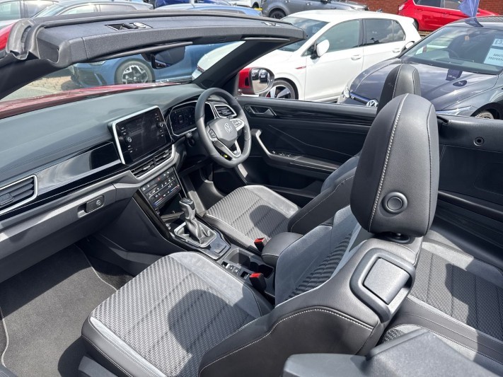 2025 (25) VOLKSWAGEN T-ROC 1.5 TSI R-Line 2dr DSG 5436331