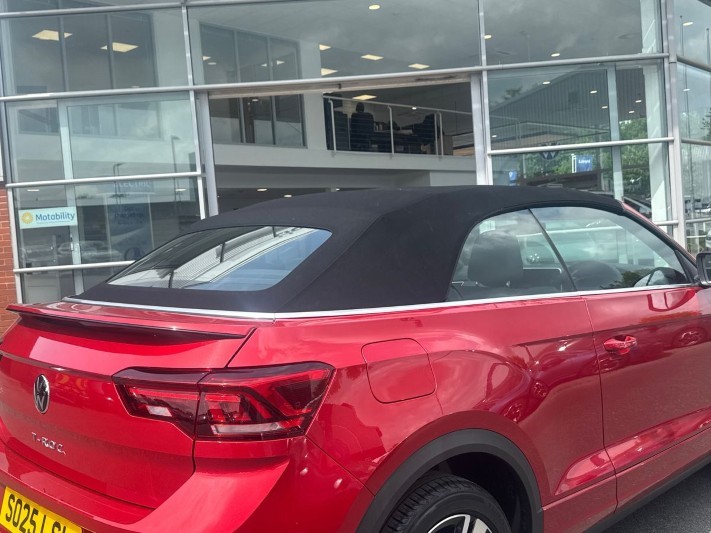2025 (25) VOLKSWAGEN T-ROC 1.5 TSI R-Line 2dr DSG 5436308