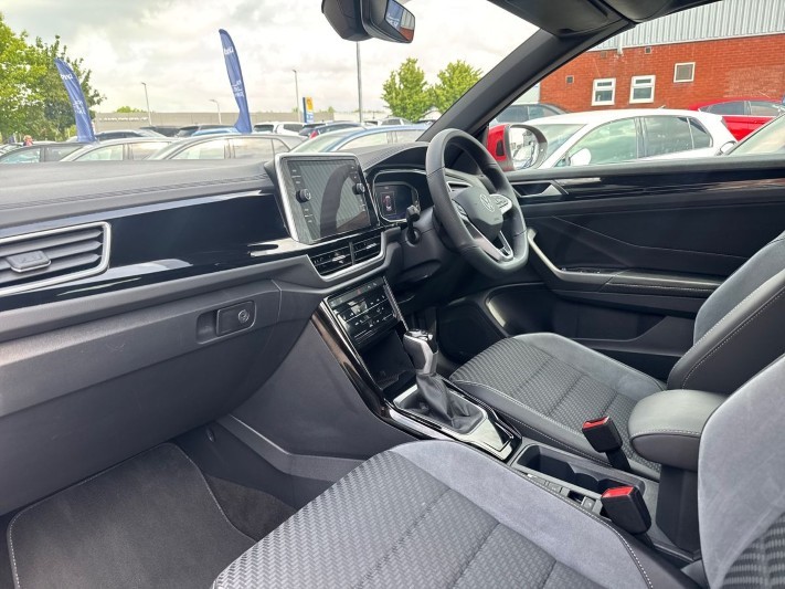 2025 (25) VOLKSWAGEN T-ROC 1.5 TSI R-Line 2dr DSG 5436304