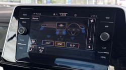2025 (25) VOLKSWAGEN T-ROC 1.5 TSI R-Line 2dr DSG 5436338