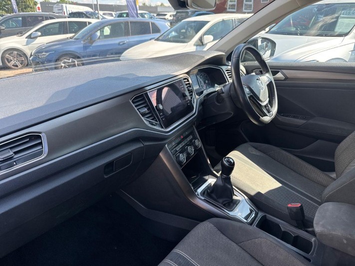 2018 (68) VOLKSWAGEN T-ROC 1.6 TDI SE 5dr