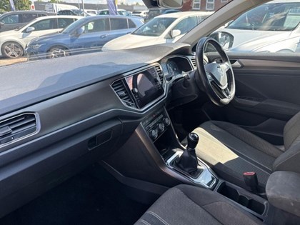 2018 (68) VOLKSWAGEN T-ROC 1.6 TDI SE 5dr