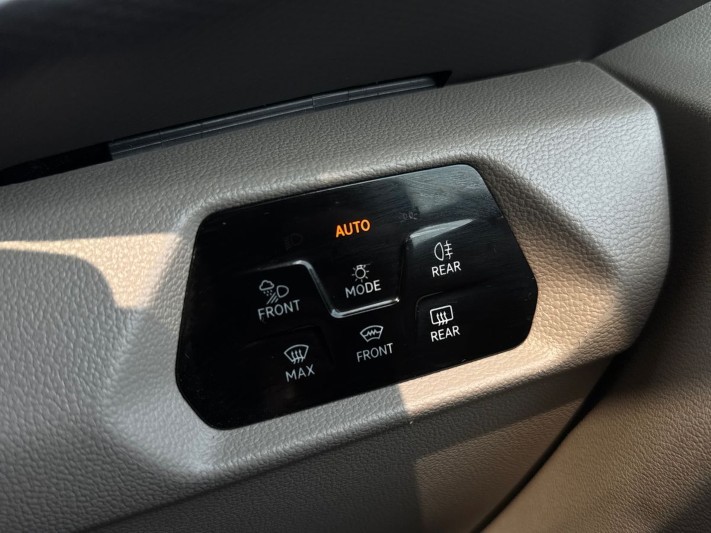 2024 (74) VOLKSWAGEN MULTIVAN 1.4 TSI eHybrid Style 5dr LWB DSG 5449320