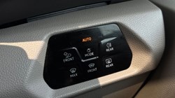 2024 (74) VOLKSWAGEN MULTIVAN 1.4 TSI eHybrid Style 5dr LWB DSG 5449320