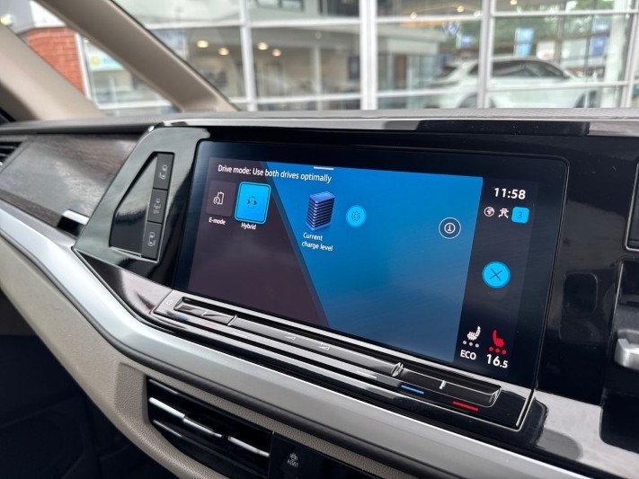 2024 (74) VOLKSWAGEN MULTIVAN 1.4 TSI eHybrid Style 5dr DSG 5451146